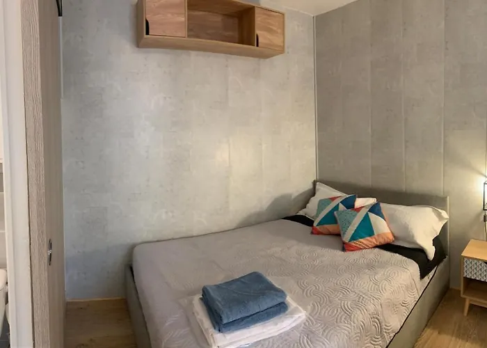 Apartment Avec Terrasse Au Coeur De - Serviettes Draps Menage Inclus *